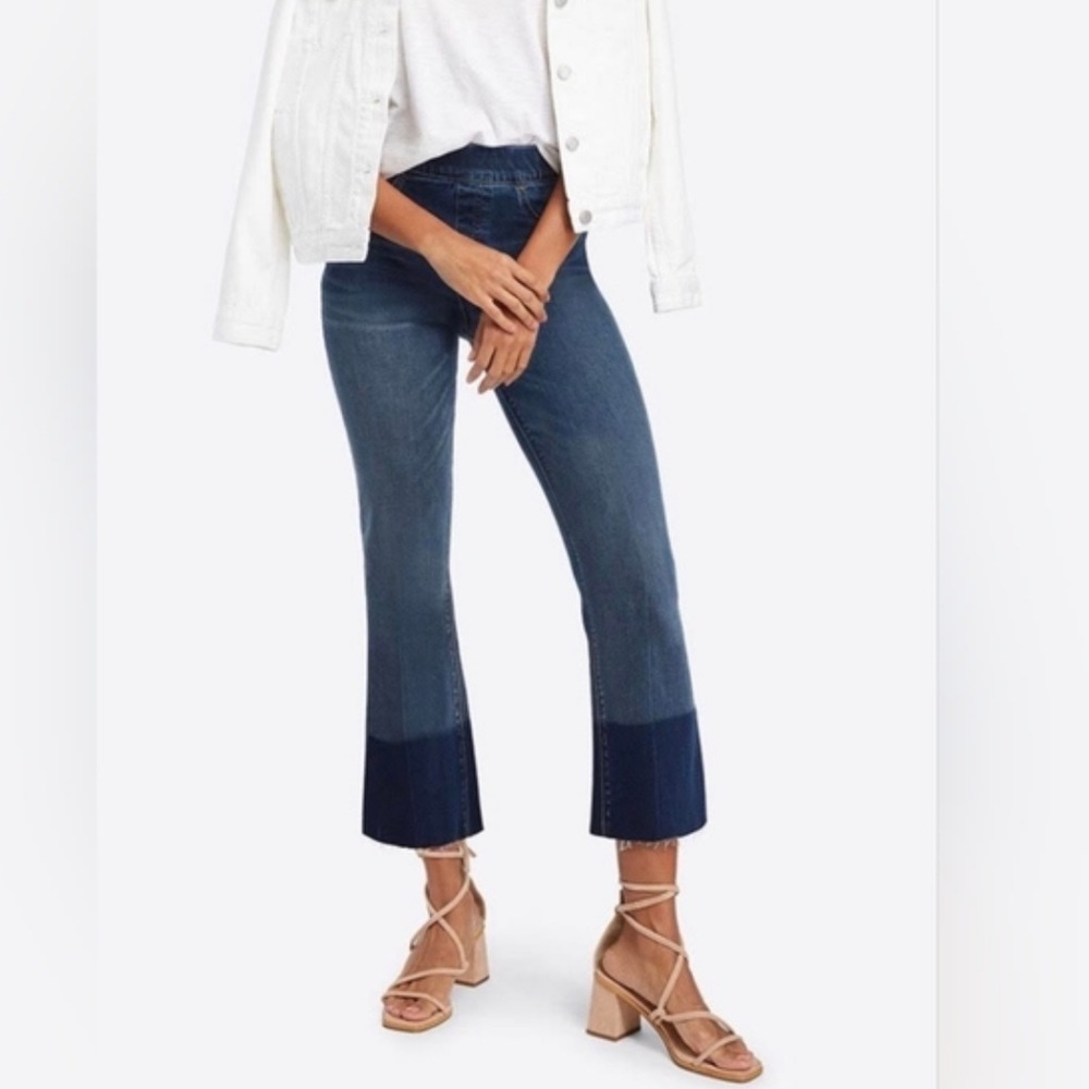 Spanx Cropped Flare Raw Hem Slimming Jeans Size Small